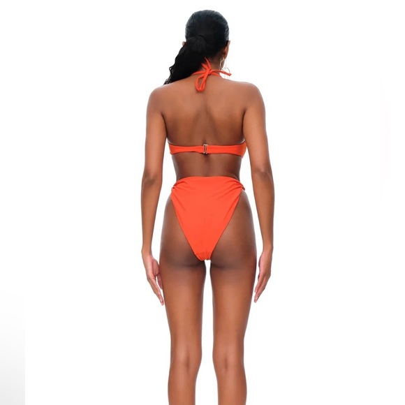 Andrea Iyamah GADA BIKINI - Picture 3 of 10